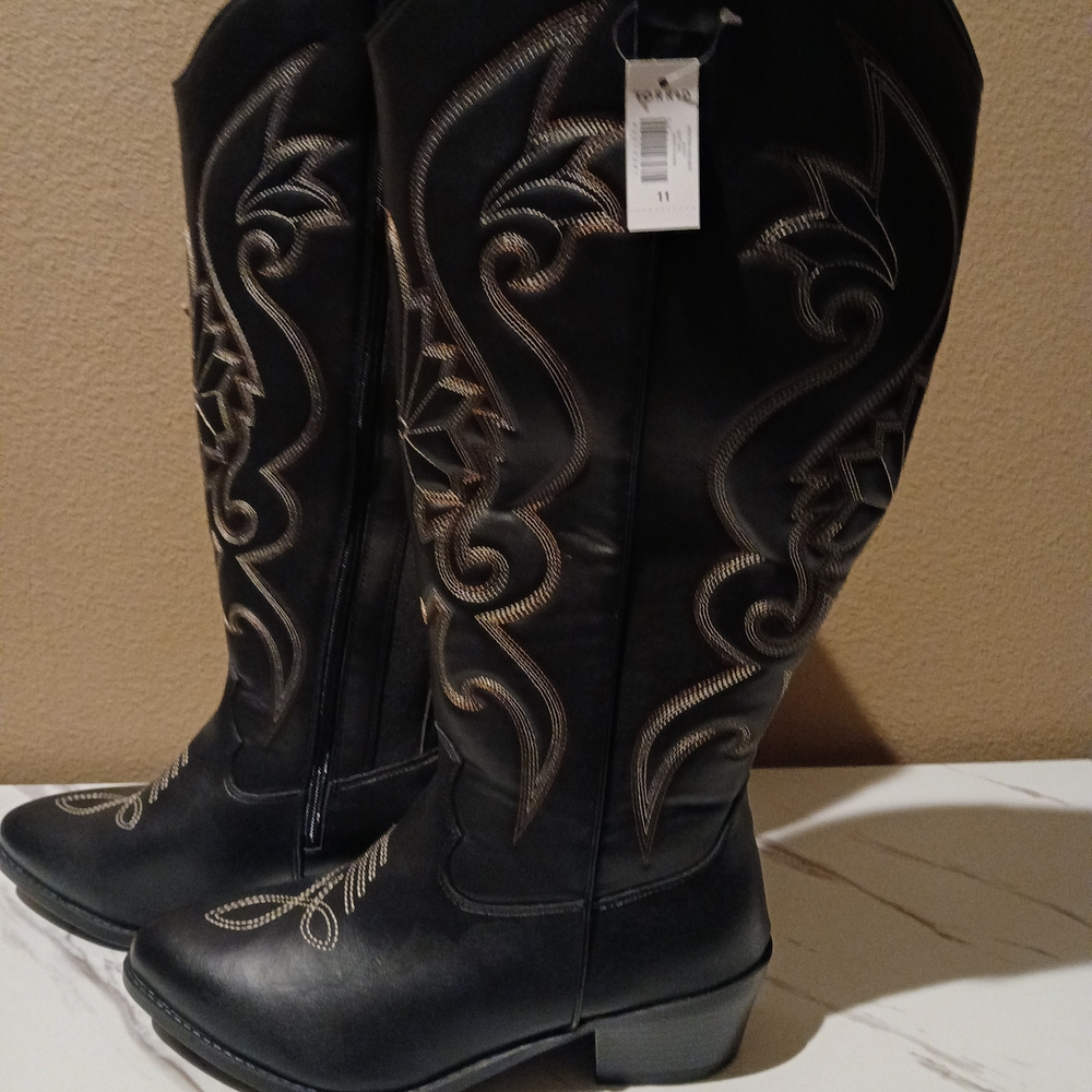 Black Embroidered Women's Cowboy Boots